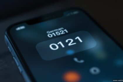 Smartphone zeigt Rufnummer mit 01521 Vorwahl im Wählerprogramm